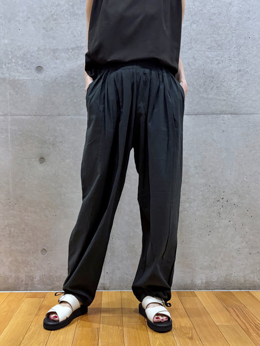 WALANCE / natural dye tuck pants / BLACK / 3261-115