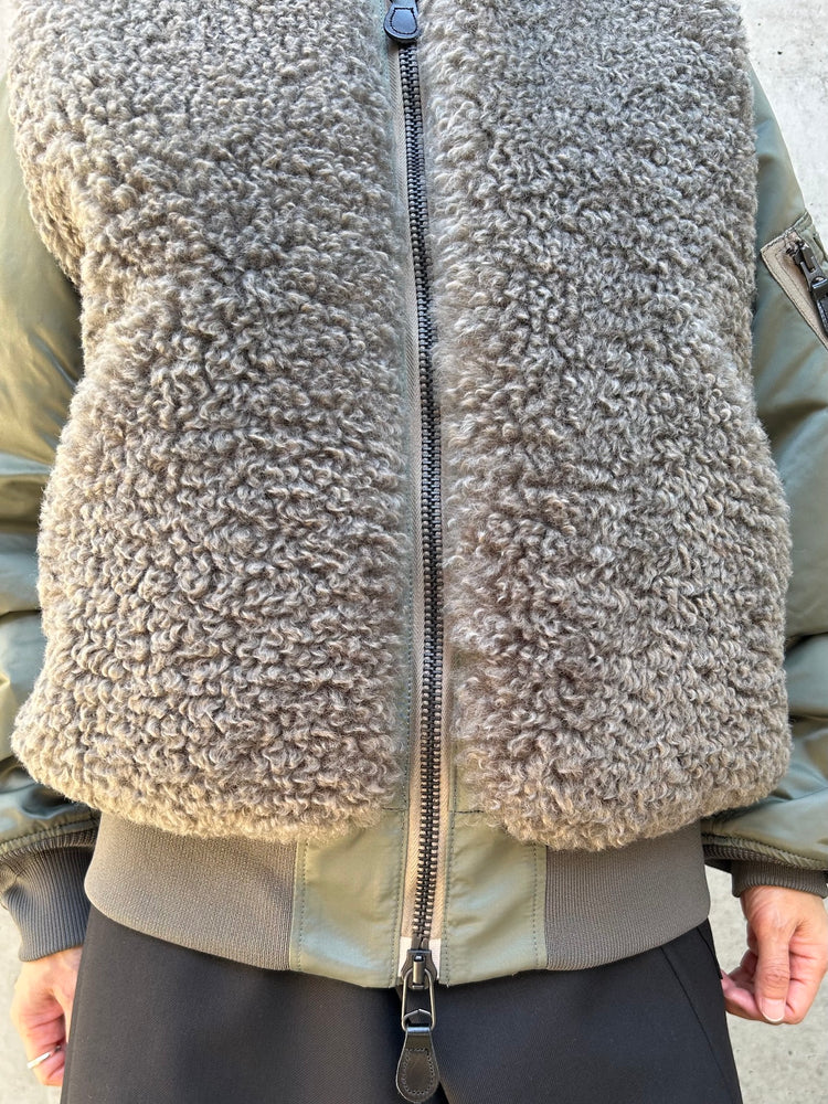 HYKE / FAUX SHEARLING TYPE MA-1 JACKET / OLIVE DRAB / 17533