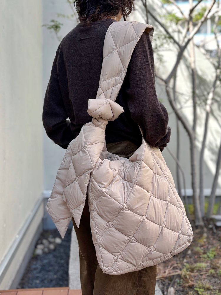 08sircus × TAION down shoulder bag / beige / S25AW-BG01