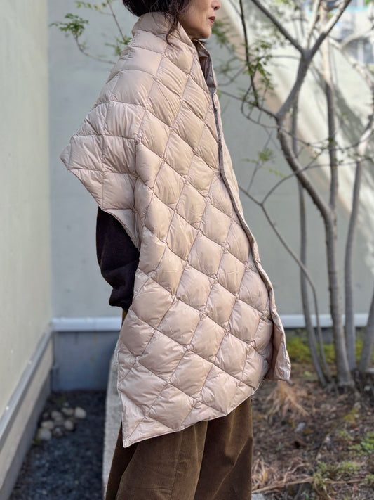 08sircus × TAION / down stole / beigi / S25AW-AC01