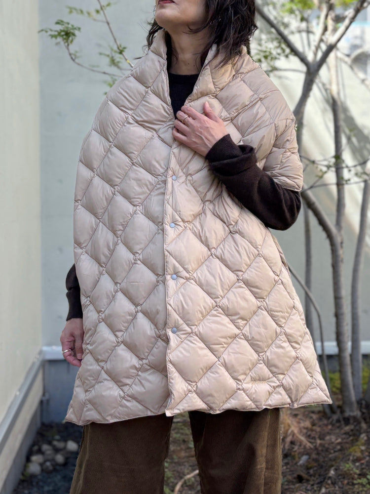 08sircus × TAION / down stole / beigi / S25AW-AC01