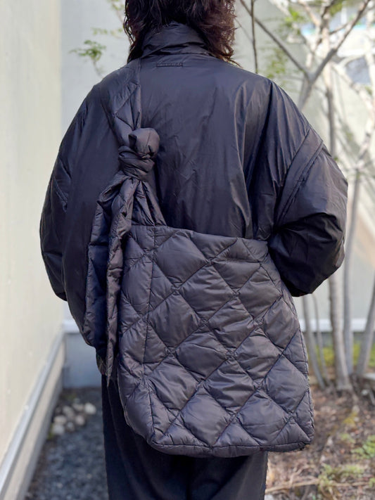 08sircus × TAION down shoulder bag / black / S25AW-BG01
