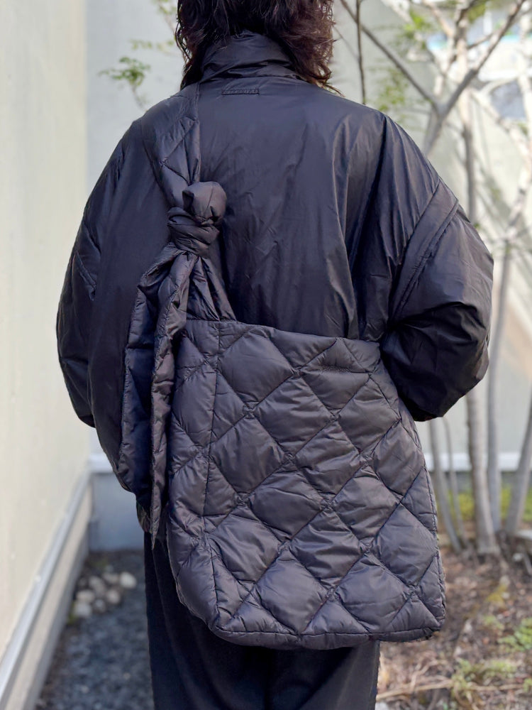 08sircus × TAION down shoulder bag / black / S25AW-BG01