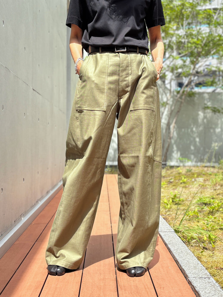 HYKE / BACK SATIN BARREL-LEG PANTS / OLIVE DRAB / 13412 /