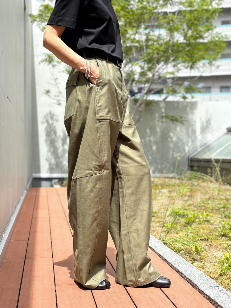 HYKE / BACK SATIN BARREL-LEG PANTS / OLIVE DRAB / 13412 /