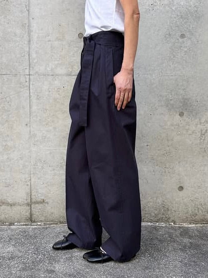 SOPHIE TALKS ABOUT THE WEATHER / BELTED PANTS / NAVY / COM-26S- PA01