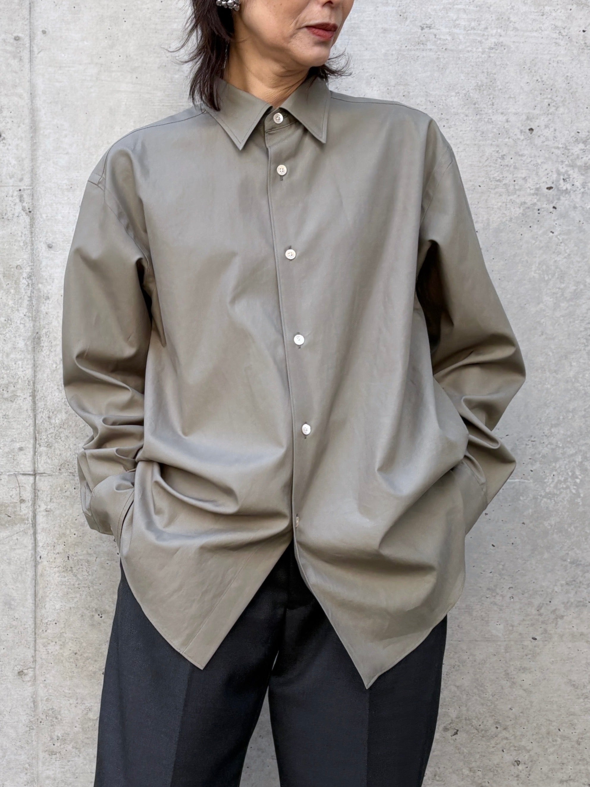 AURALEE / WASHED FINX TWILL SHIRT / OLIVE / A26SS04TN