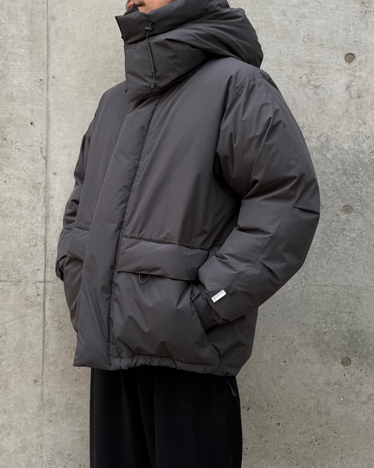 DAIWA PIER39 / WINDSTOPPER EXPEDITION DOWN JACKET / CHARCOAL / BW-15025W