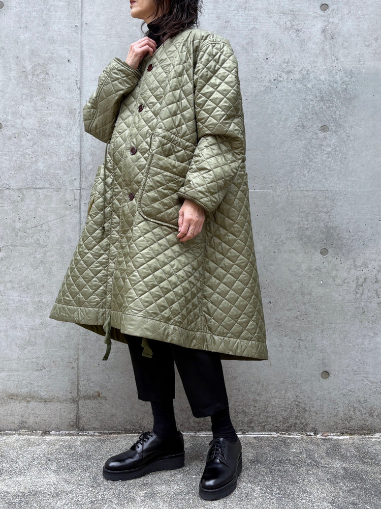 tao / エステルタフタキルティング ノーカラーコート / KHAKI / TP-C003-051