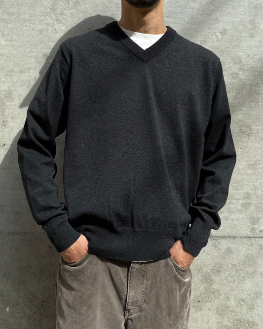 AURALEE / HIGH TWIST WOOL KNIT V-NECK P/O / CHARCOAL / A25AV02CK