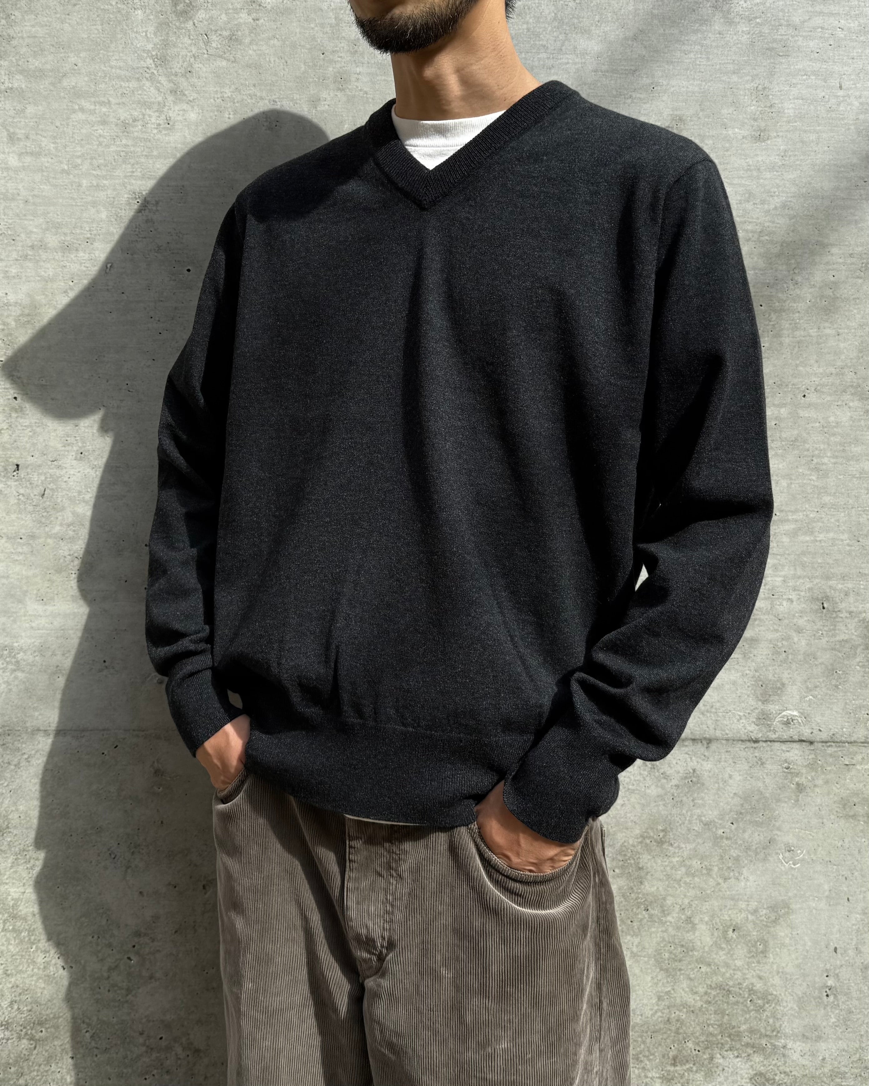 AURALEE / HIGH TWIST WOOL KNIT V-NECK P/O / CHARCOAL / A25AV02CK