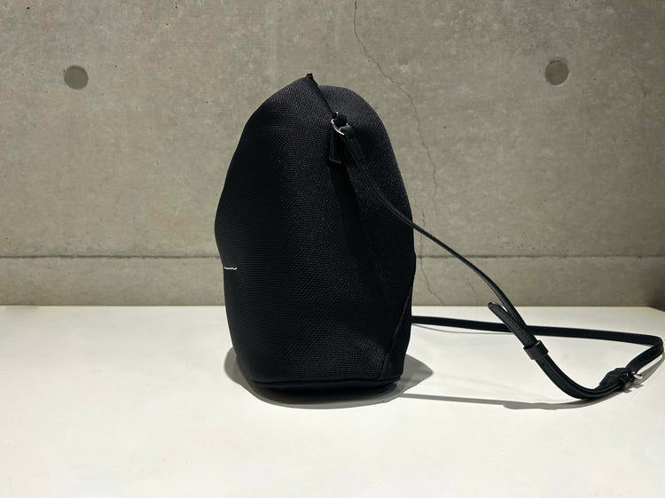 MM⑥ Maison Margiela / Japanese mesh crossbody bag / black / SB6WD0026P6414