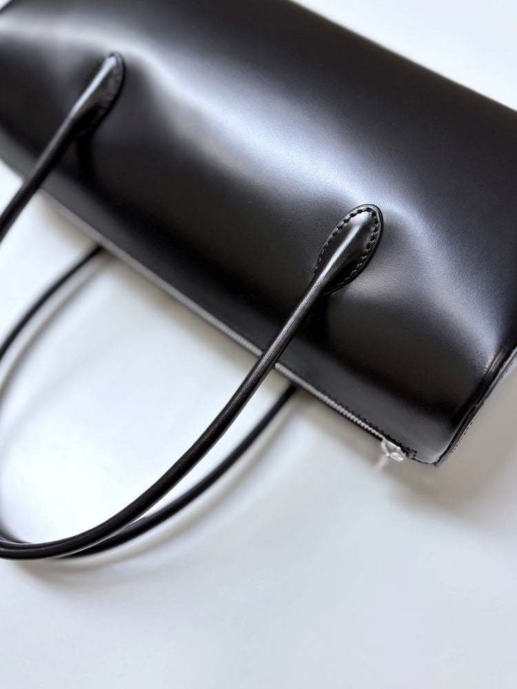 AURALEE / LEATHER BOSTON BAG MADE BY AETA / BLACK / A26AB05AF