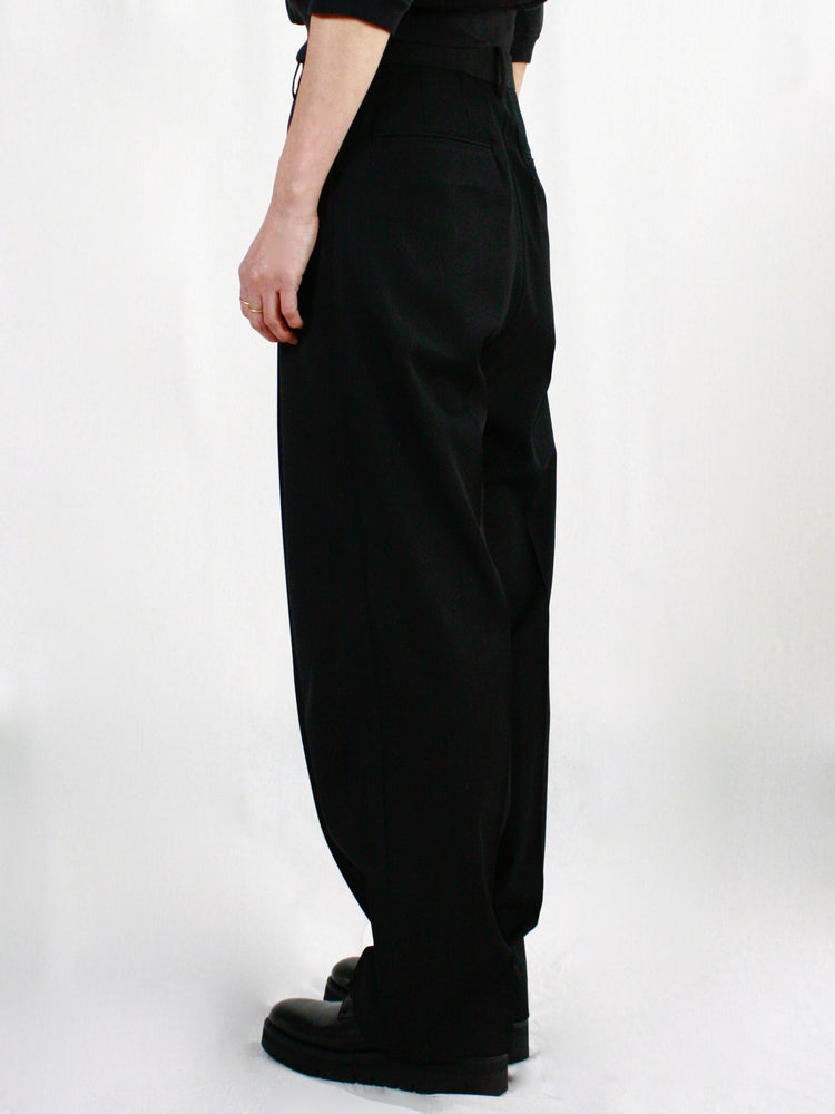 AURALEE / LIGHT WOOL MAX GABARDINE SLACKS / BLACK / A25SP05MG