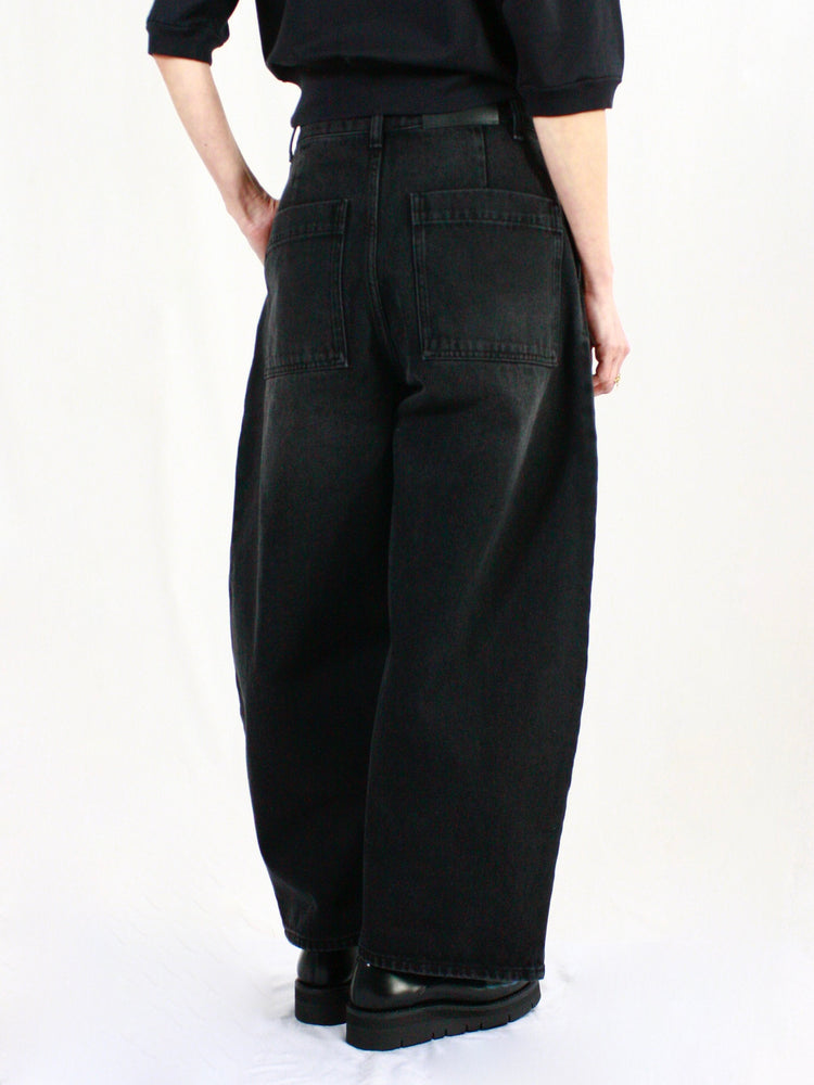 STUDIO NICHOLSON / CHALCO DENIM WIDE CROP PANT / WASHED BLACK