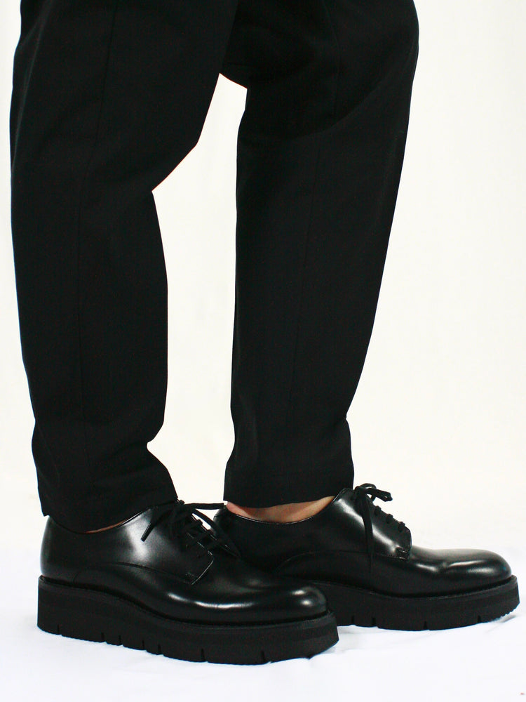 HYKE / TASLAN TWILL TAPERED PANTS / BLACK / 13337