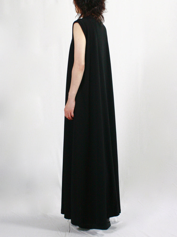 någonstans / minimal volume tanktop dress / black / 470IA183-0111