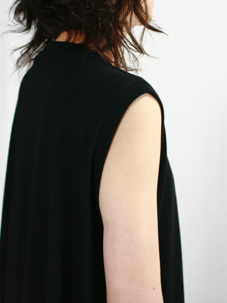 någonstans / minimal volume tanktop dress / black / 470IA183-0111