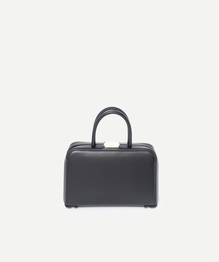 PUNTI. / PLAIN PORTRAIT-HAND / BLACK / P-047