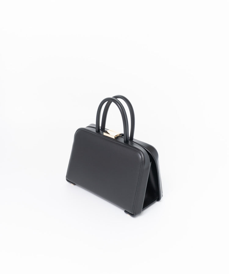 PUNTI. / PLAIN PORTRAIT-HAND / BLACK / P-047