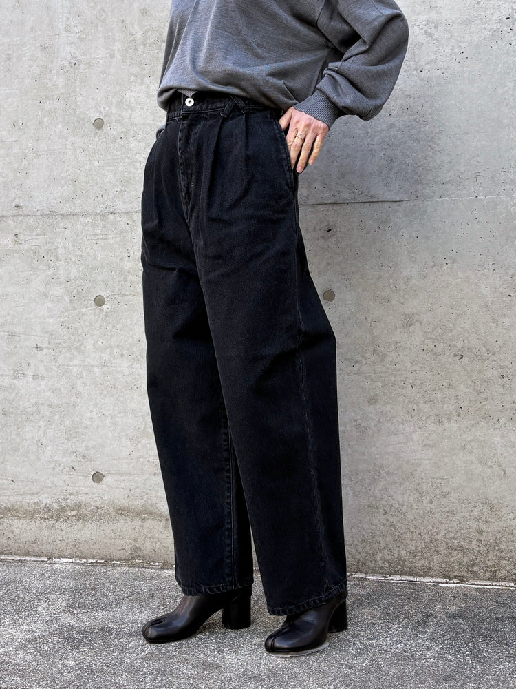 CINOH / 2-TUCK DENIM TROUSERS / BLACK / E60-008