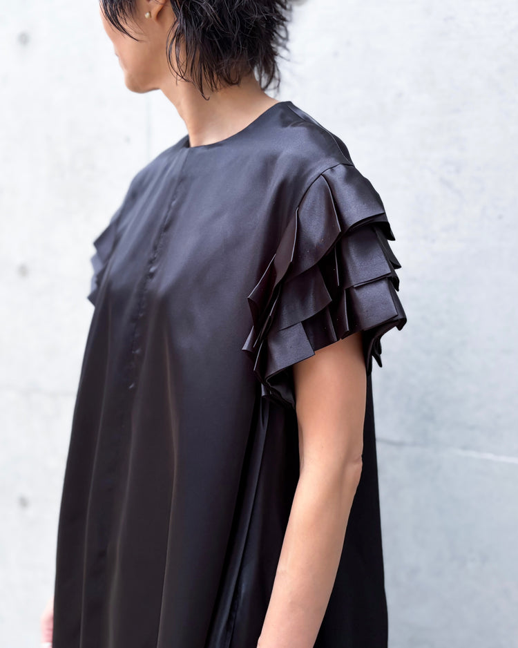 noir kei ninomiya / エステルサテン 袖プリーツ ワンピース / BLACK /  3R-O004
