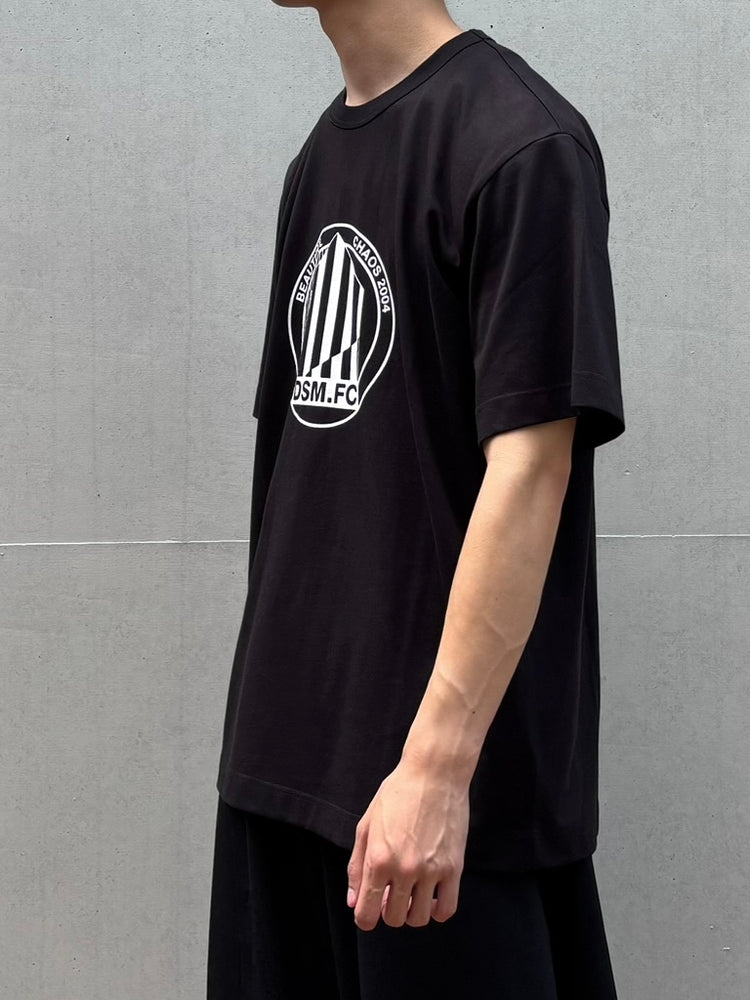 DSM kei ninomiya / LARGE EMBLEM PRINT SS TEE / BLACK / DSM02T006