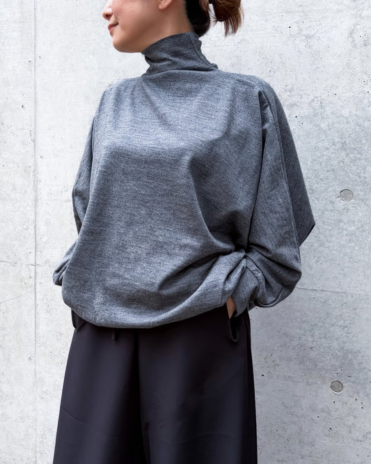 COGTHEBIGSMOKE / NAIA BOTTLE NECK TOP / CHARCOAL