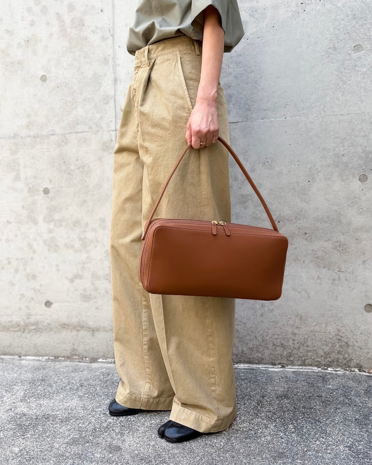 AURALEE / LEATHER SQUARE BAG MADE BY AETA / BROWN / A26SBO5AE