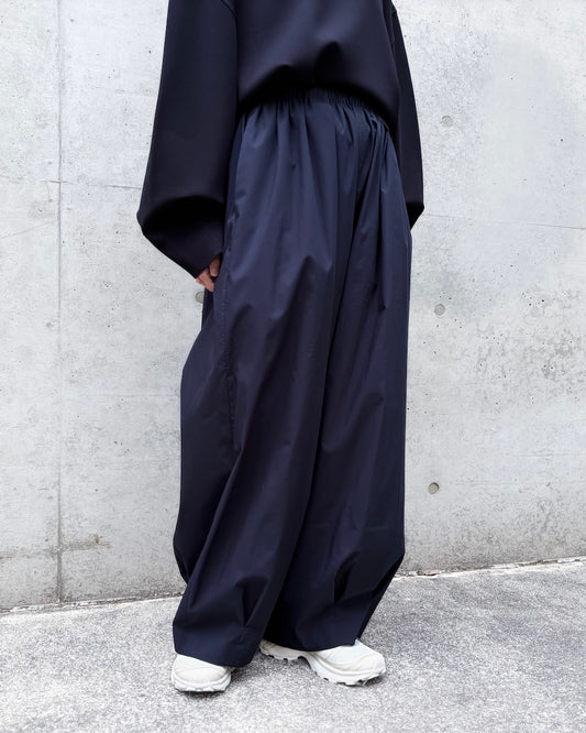 ENFÖLD / TUCK-HEM WIDE-COCOON PANTS / D.NAVY / 300JS231-1391