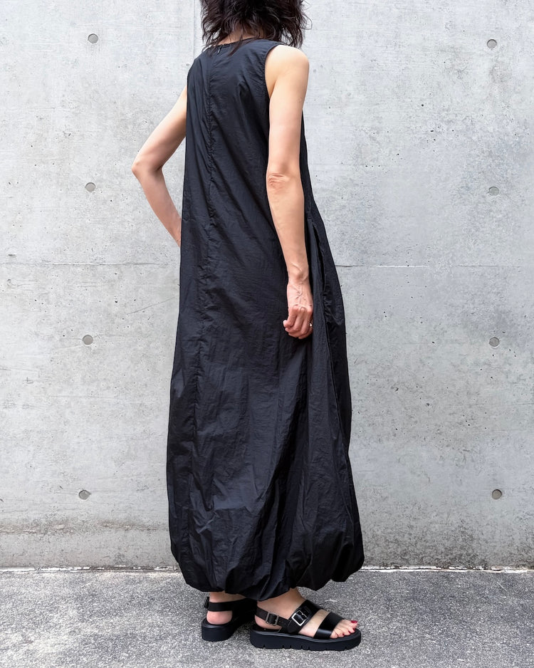 någonstans / tuck balloon dress / black / 470JA833-0271