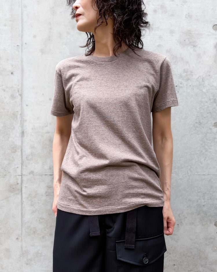 AURALEE / SEAMLESS CREW NECK TEE / TOP BROWN / A00T04ST