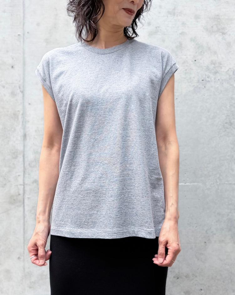 AURALEE / SEAMLESS CREW NECK SLEEVELESS / TOP GRAY / A00T06ST