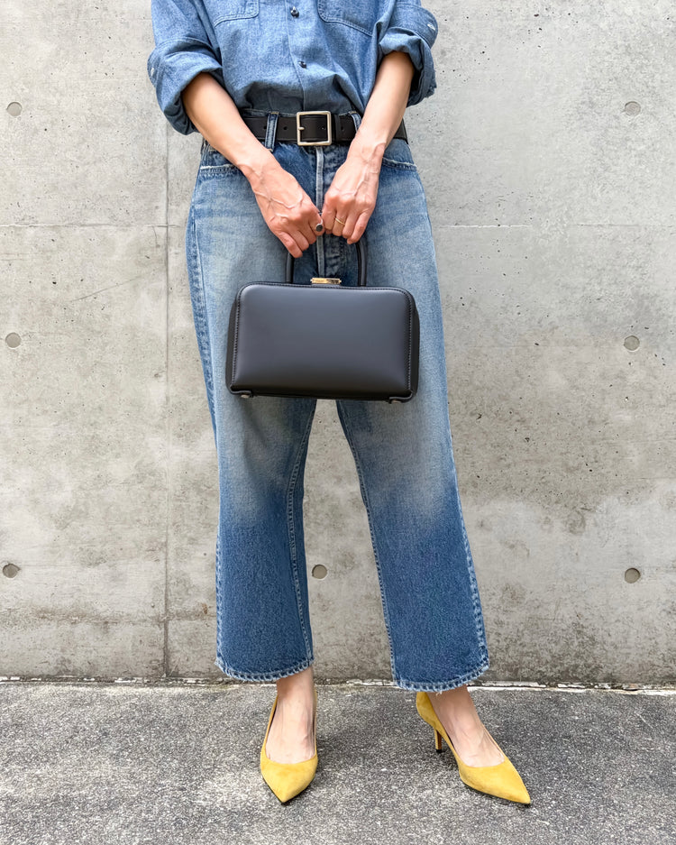 PUNTI. / PLAIN PORTRAIT-HAND / BLACK / P-047