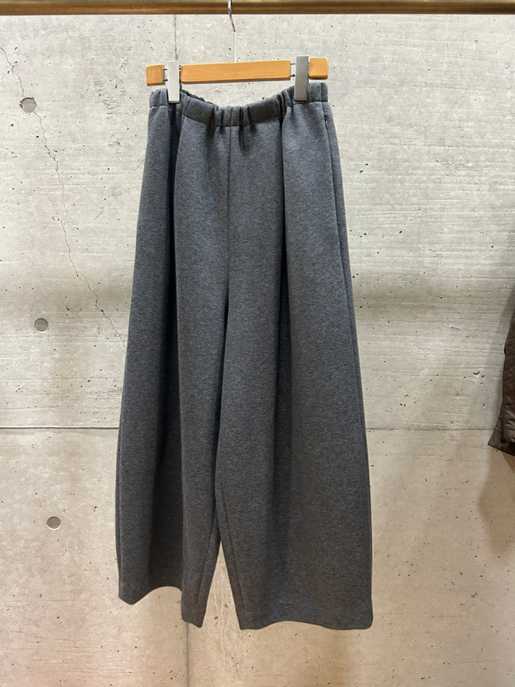 ENFÖLD / CURVE CROPPED-PANTS / Charcoal gray / 300JA281-2701
