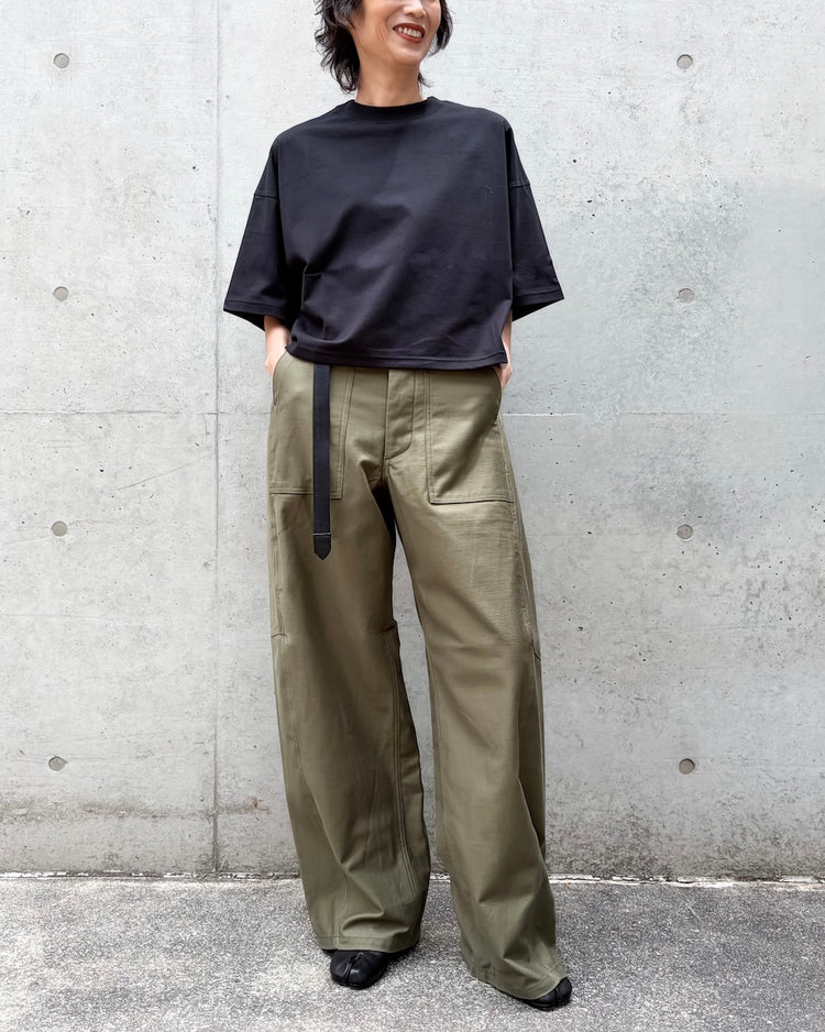 HYKE / BACK SATIN BARREL-LEG PANTS / OLIVE DRAB / 13412 /