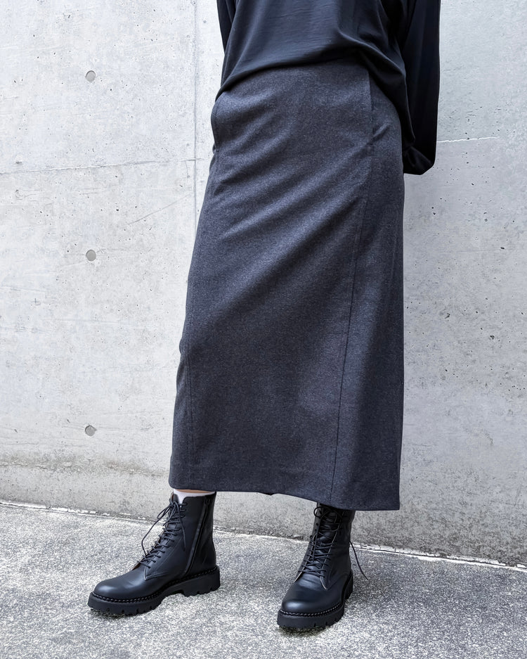 ATON / MERINO COLLEGE JERSEY | TUCKED STRAIGHT SKIRT / CHARCOAL / SKAGLW0307