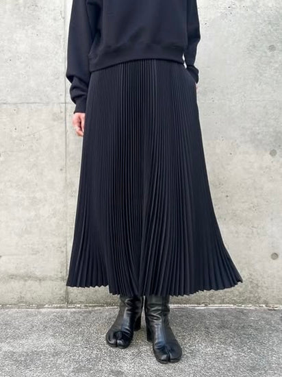 HYKE / TAFFETA PLEATED SKIRT / BLACK / 14164