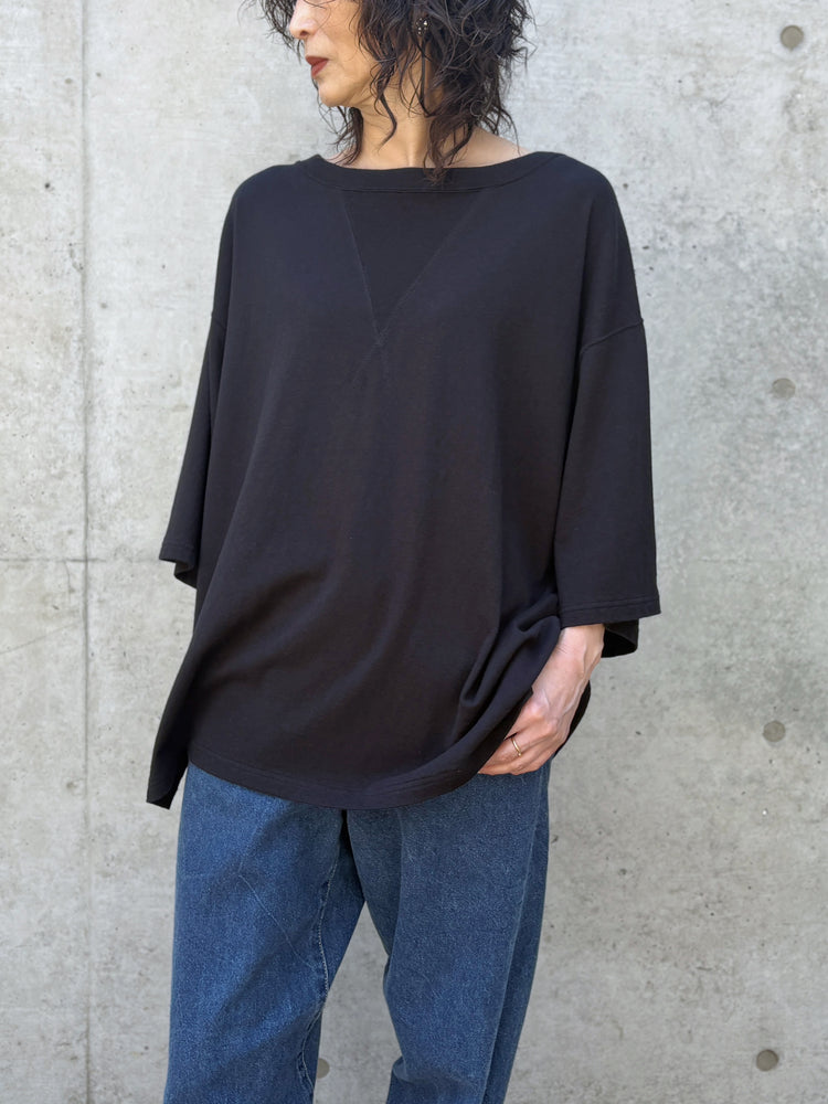 SOPHIE TALKS ABOUT THE WEATHER / ガゼットビッグTシャツ / BLACK / COM-26S-CU02