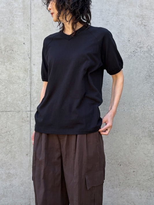 SOPHIE TALKS ABOUT THE WEATHER / VネックリンガーTシャツ / BLACK / COM-26S-CU06