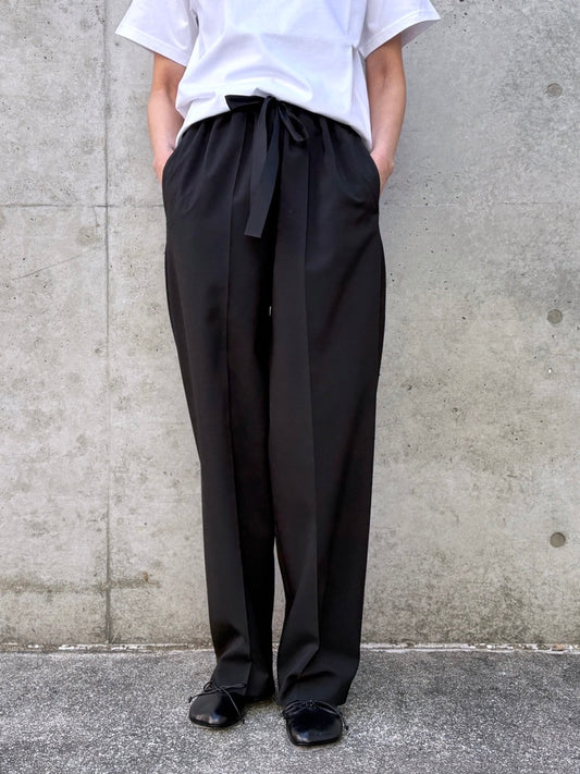 ASTRAET / ポリエステル イージー ワイドテーパードパンツ / BLACK / 54142360008