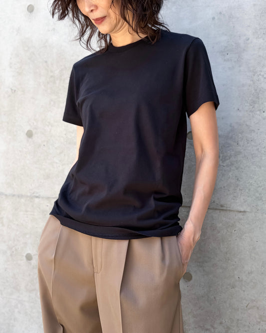 AURALEE / SEAMLESS CREW NECK TEE / BLACK / A00T04ST