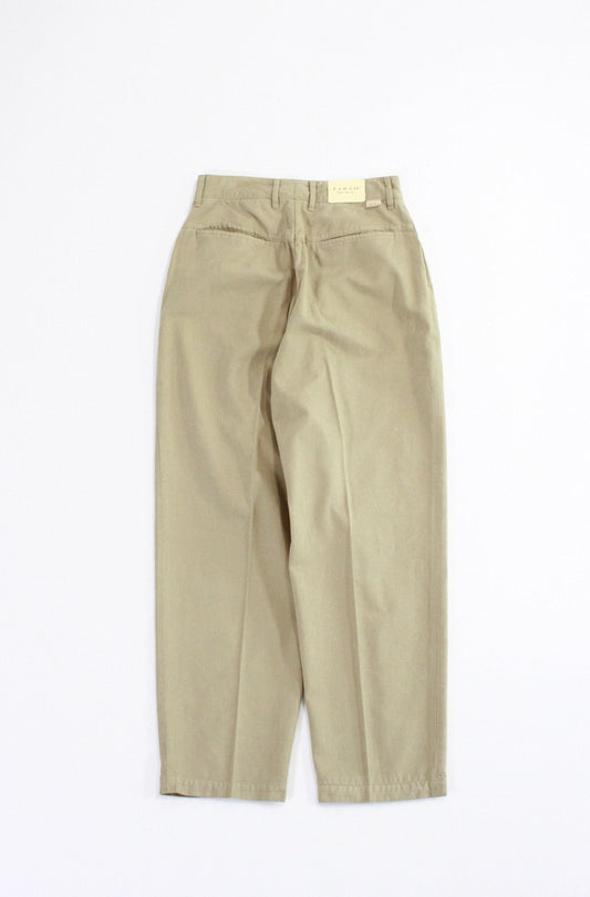 FARAH / Two Tuck Wide Tapered Pants・Beije・FR0302-W4004