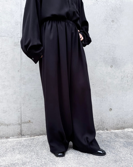 ENFÖLD / TUCK-HEM WIDE-COCOON PANTS / BLACK / 300JS231-1381