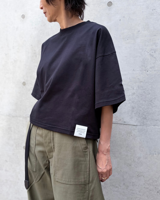 HYKE / CROPPED SHORT-SLV TEE / BIG FIT（6.5OZ） / BLACK / 12453