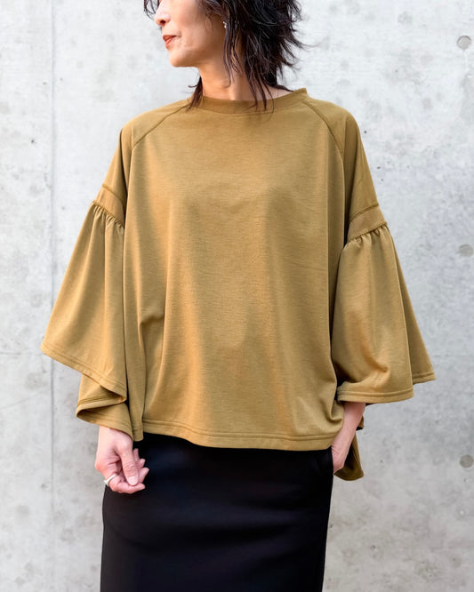 COGTHEBIGSMOKE / LAURA GATHERED SLV TOP / DK MOSS