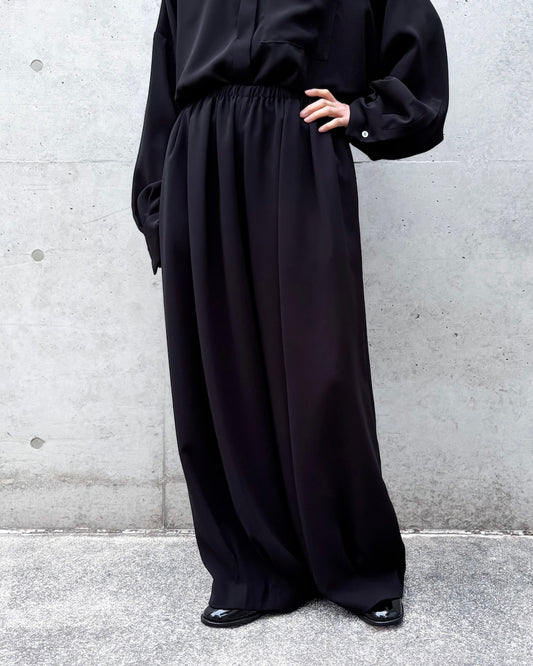 ENFÖLD / TUCK-HEM WIDE-COCOON PANTS / BLACK / 300JS231-1381