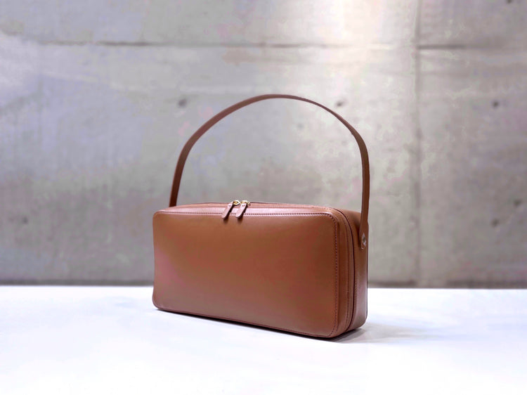 AURALEE / LEATHER SQUARE BAG MADE BY AETA / BROWN / A26SBO5AE