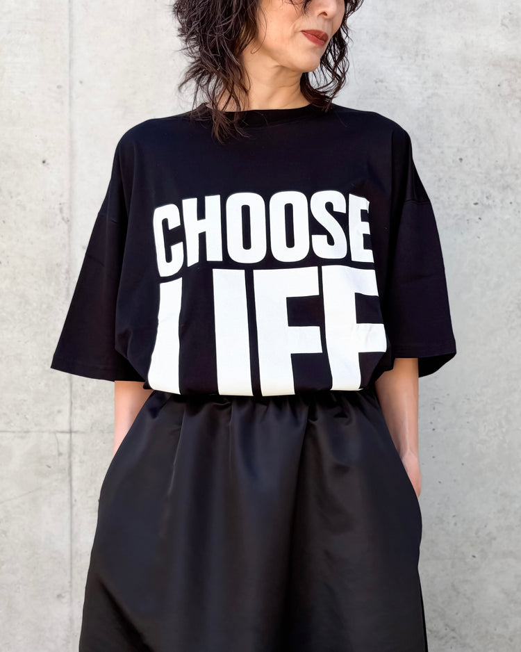 KATHARINE HAMNETT / THE SLOGAN TEE / BLACK / TKH-T01