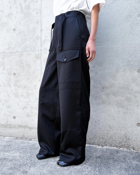 AURALEE / WOOL HERRINGBONE CARGO PANTS / BLACK / A26SP05CH